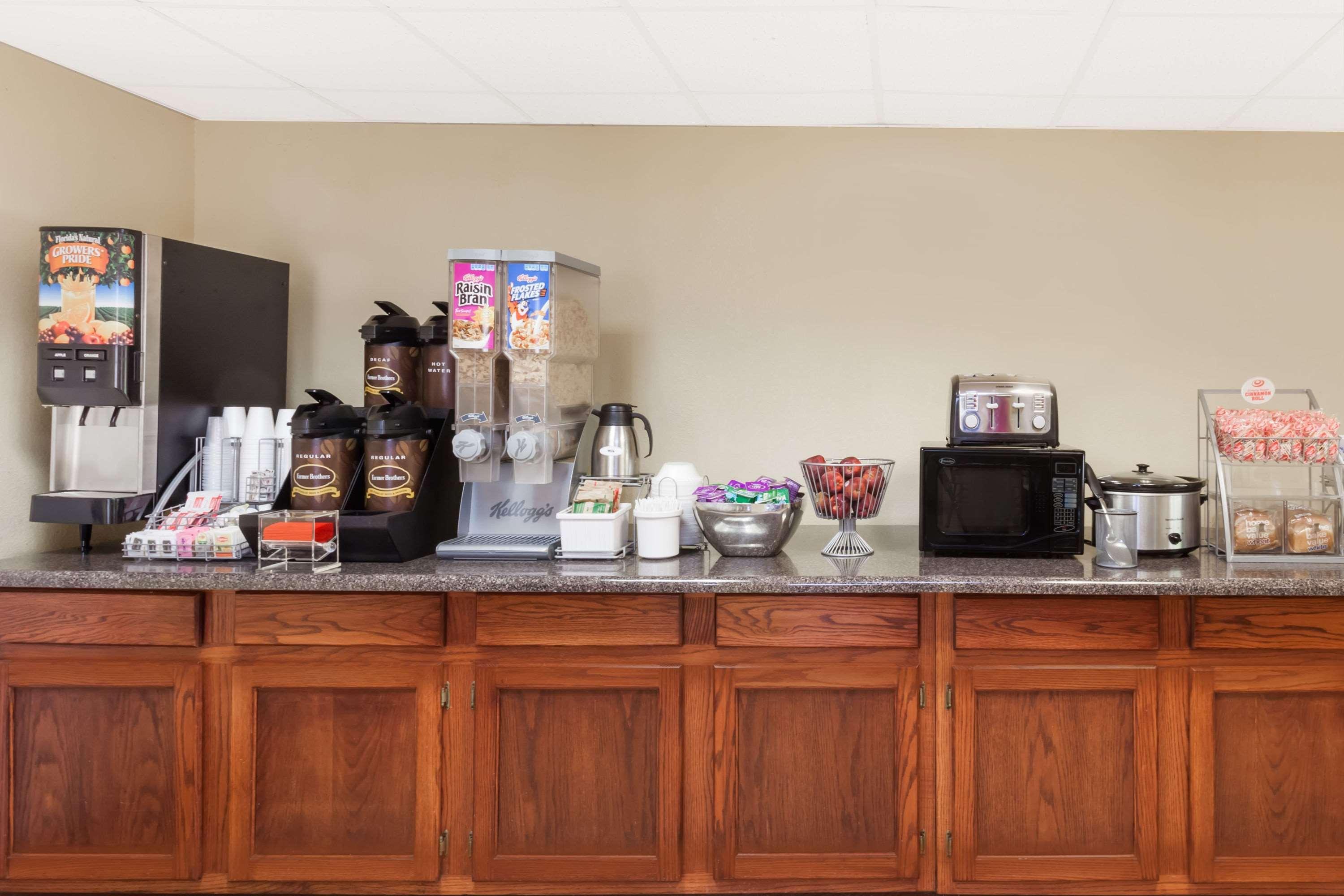 Clarion Pointe Kimball By Choice Hotels Bagian luar foto