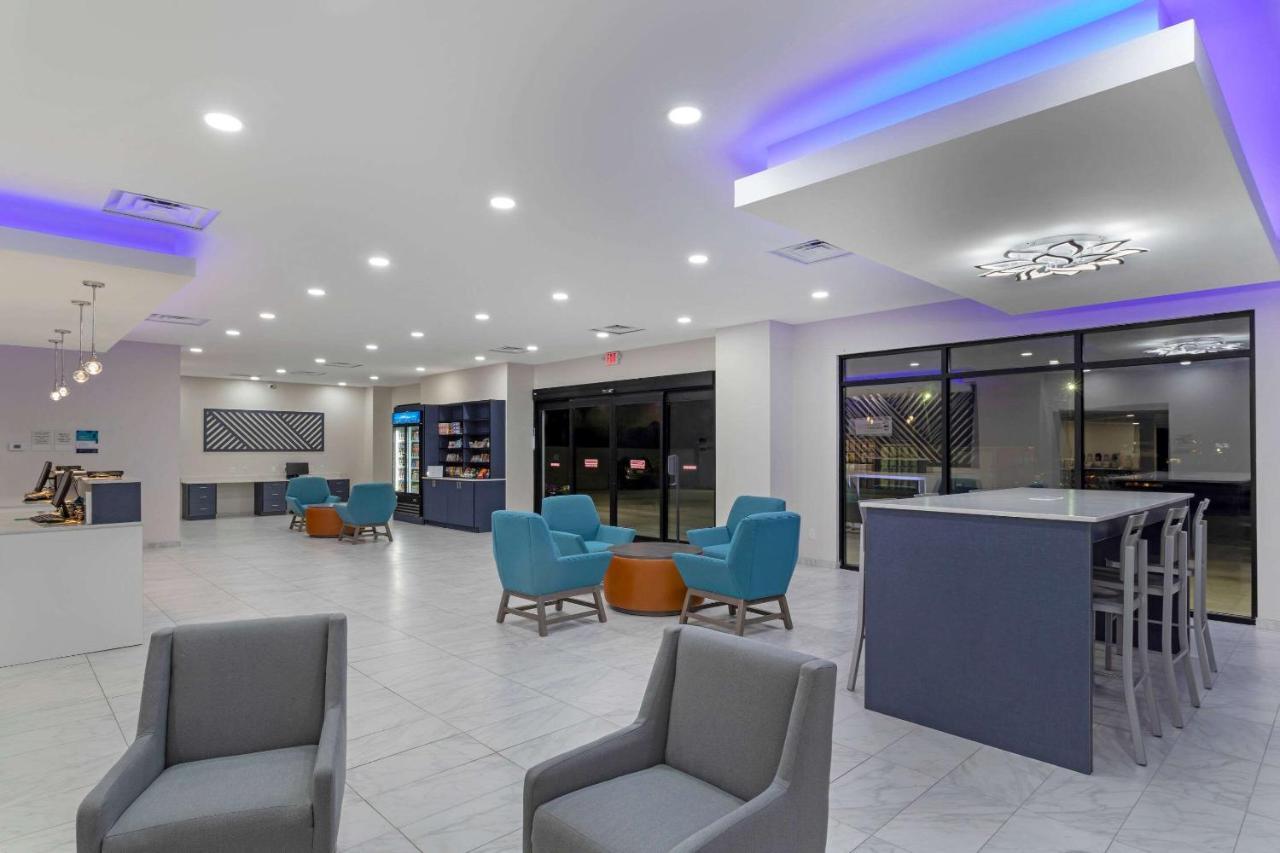 Clarion Pointe Kimball By Choice Hotels Bagian luar foto
