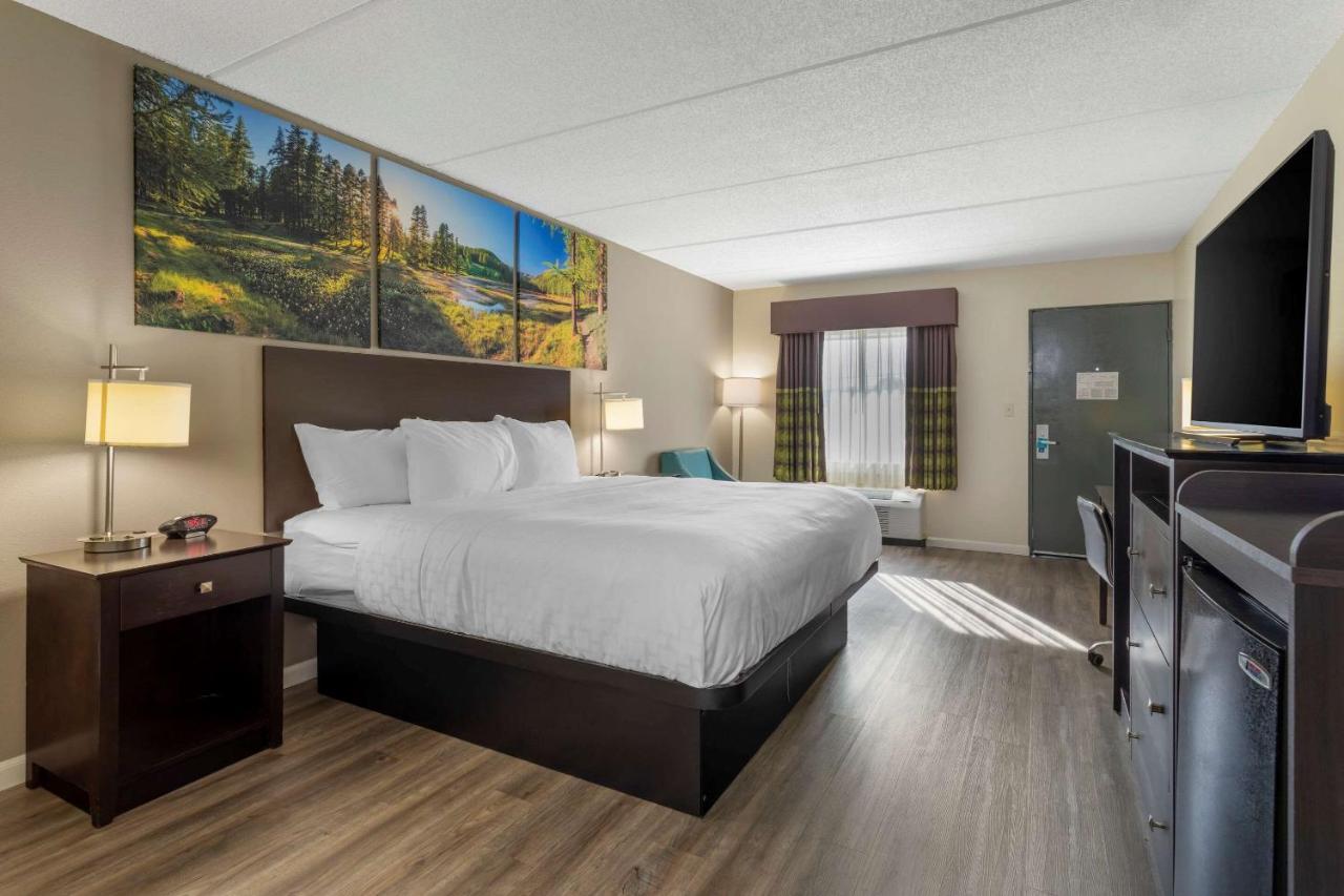 Clarion Pointe Kimball By Choice Hotels Bagian luar foto