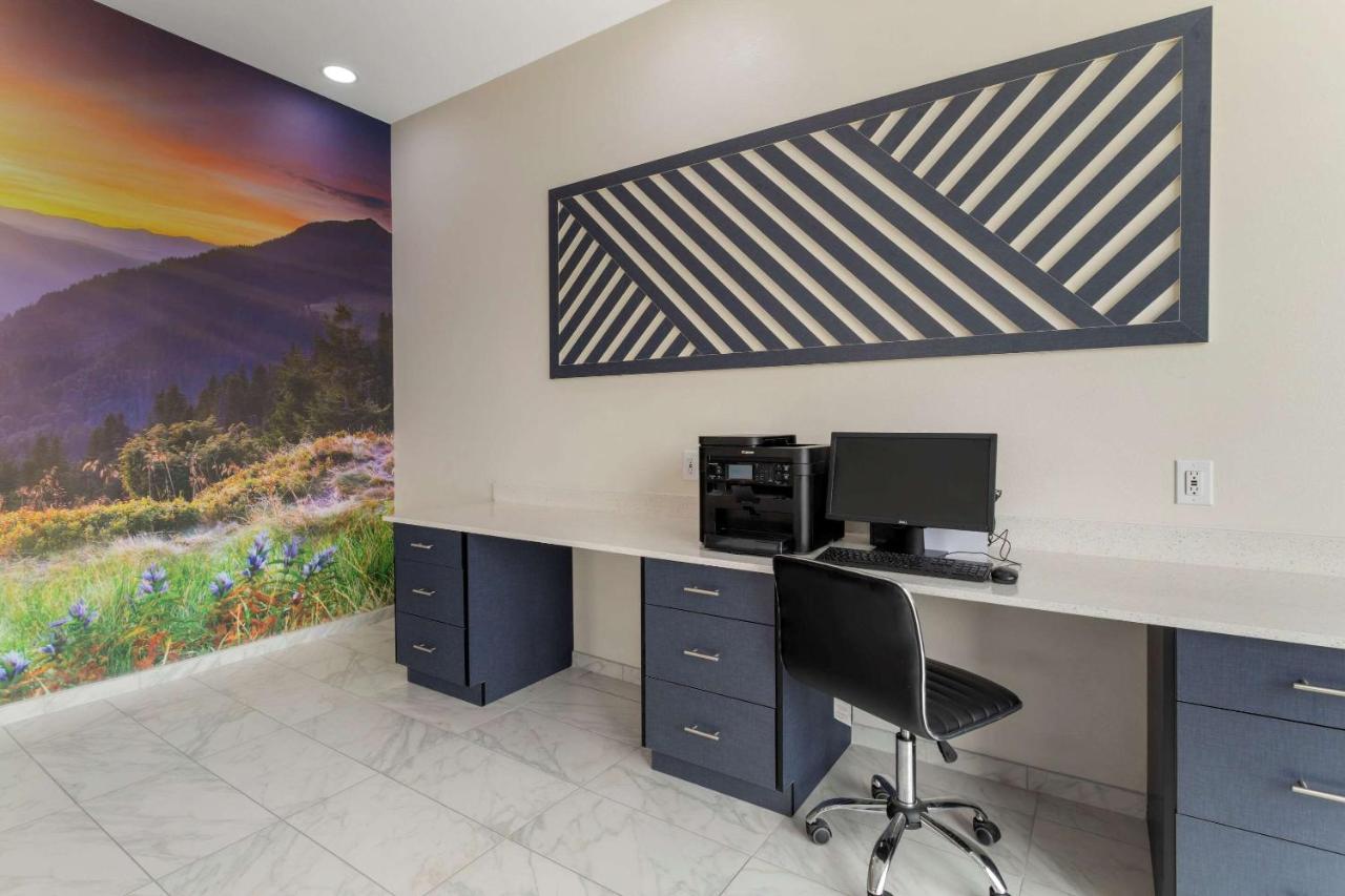 Clarion Pointe Kimball By Choice Hotels Bagian luar foto
