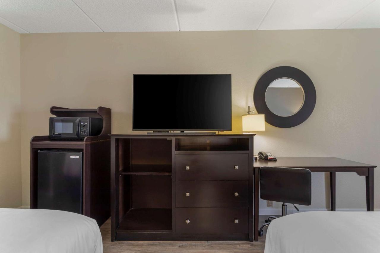 Clarion Pointe Kimball By Choice Hotels Bagian luar foto